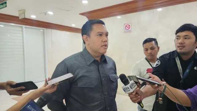 Pimpinan Komisi I DPR Minta Eks KRI Ki Hajar Dewantara Dijual Untung — News